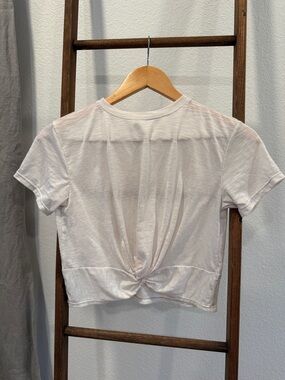 Zella Girl Cream Short Sleeve Twist-Back Tee